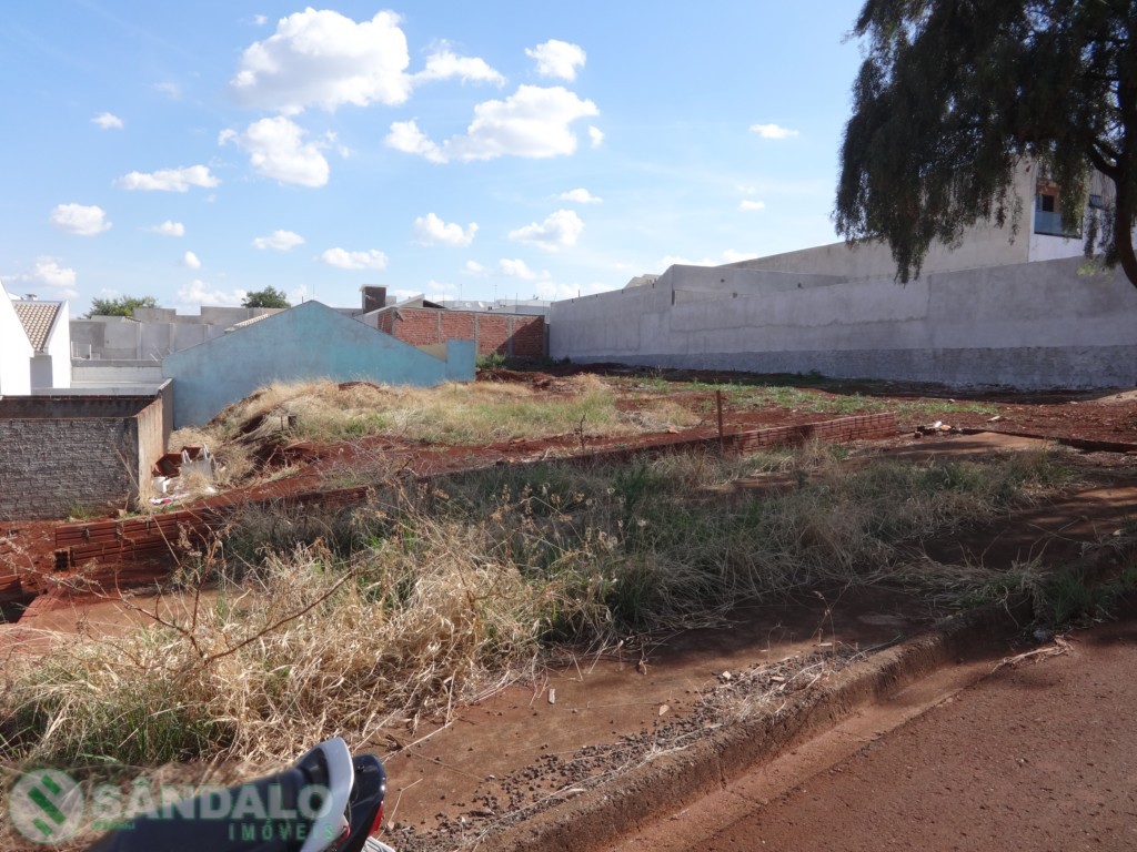 Terreno para venda no Jardim Monte Rei em Maringa com 336,9m² por R$ 270.000,00