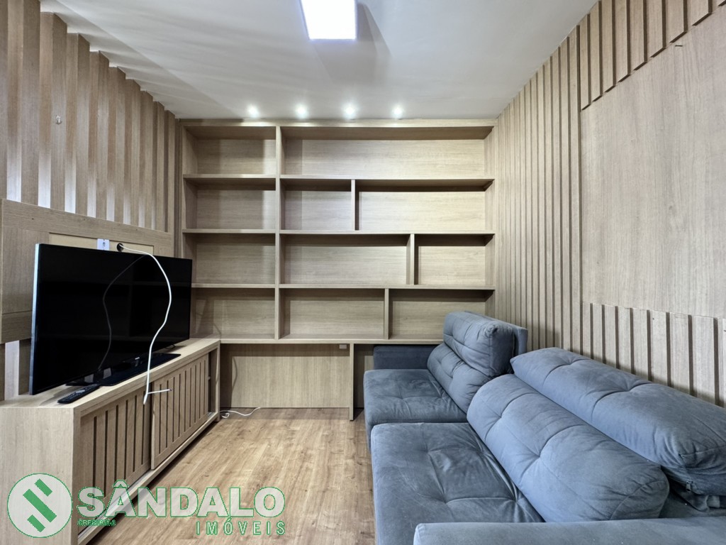 Apartamento para locacao no Zona 07 em Maringa com 105,57m² por R$ 2.750,00