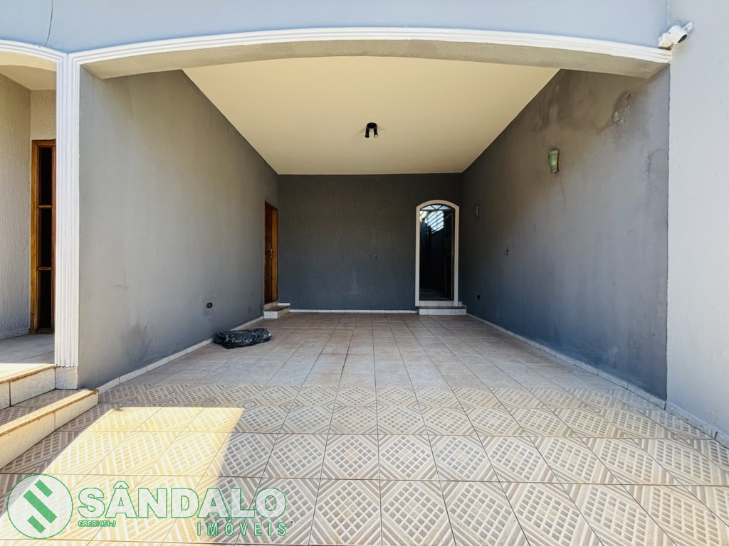 Sobrado para locacao no Zona 05 em Maringa com 0m² por R$ 4.950,00