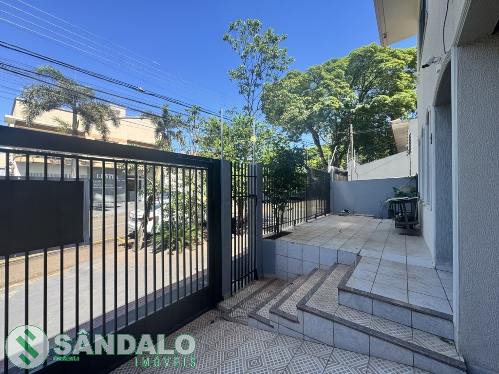 Sobrado para locacao no Zona 05 em Maringa com 0m² por R$ 5.390,00