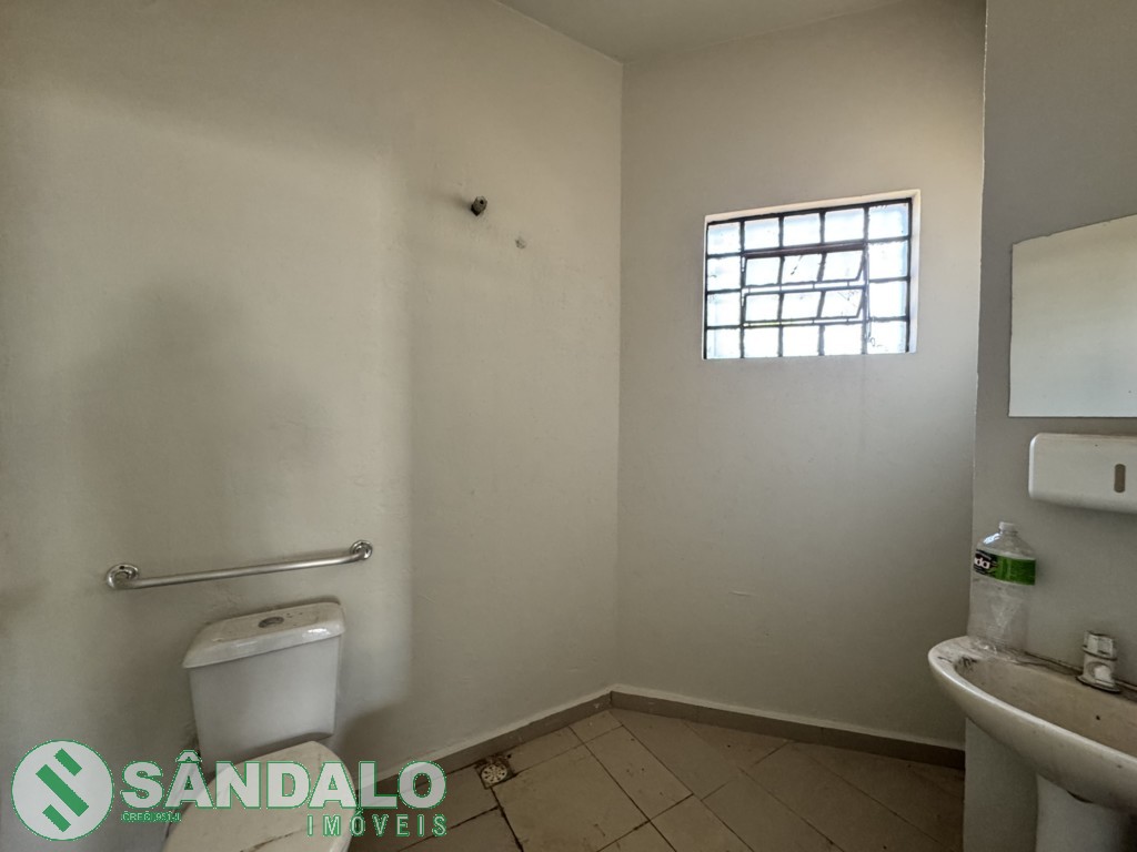 Barracão para locacao no Jardim Internorte em Maringa com 359,89m² por R$ 4.620,00
