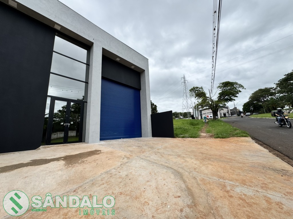 Barracão para locacao no Conjunto Residencial Ney Braga em Maringa com 404m² por R$ 8.250,00