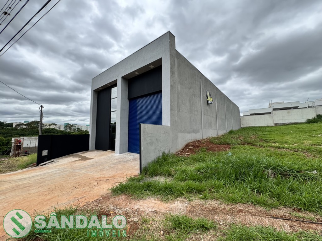 Barracão para locacao no Conjunto Residencial Ney Braga em Maringa com 404m² por R$ 8.250,00