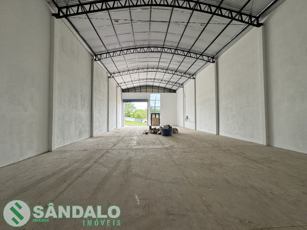 Barracão para locacao no Conjunto Residencial Ney Braga em Maringa com 404m² por R$ 8.250,00