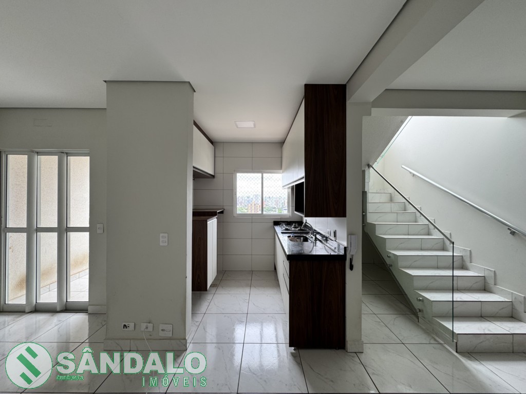 Apartamento para locacao no Zona 05 em Maringa com 148,33m² por R$ 2.090,00