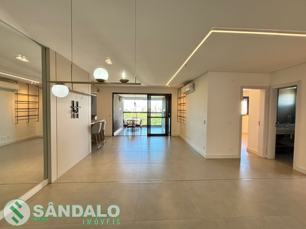 Apartamento para locacao no Zona 03 em Maringa com 0m² por R$ 7.590,00