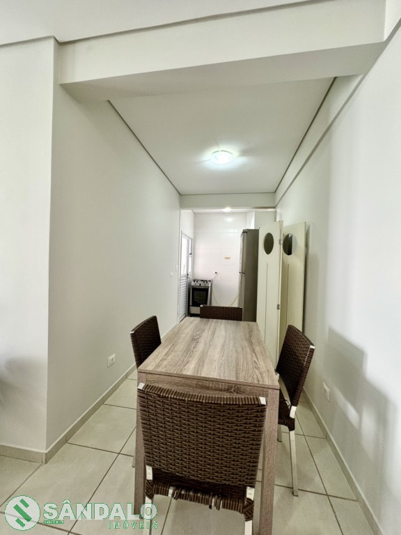 Apartamento para locacao no Vila Marumby em Maringa com 102,93m² por R$ 2.585,00