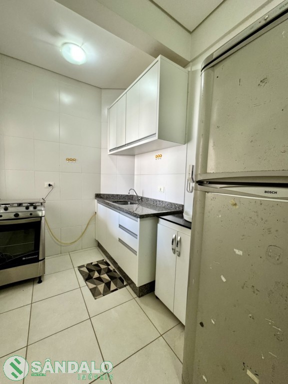Apartamento para locacao no Vila Marumby em Maringa com 102,93m² por R$ 2.585,00