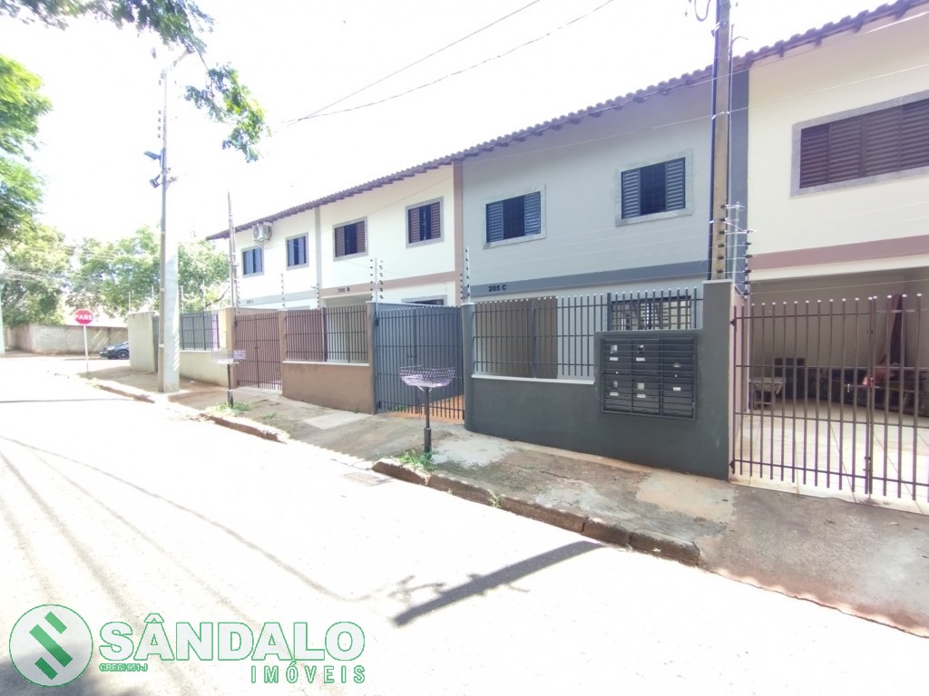 Sobrado para locacao no Jardim Canada em Maringa com 105,12m² por R$ 1.870,00