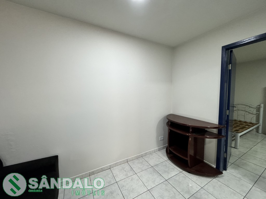 Apartamento para locacao no Zona 07 em Maringa com 42,82m² por R$ 1.210,00
