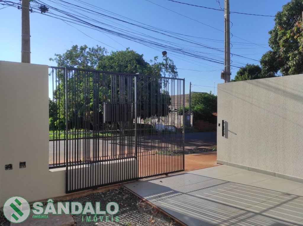 Casa para venda no Loteamento Madrid em Maringa com 150m² por R$ 370.000,00