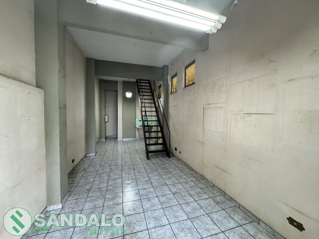 Sala Comercial para locacao no Zona 01 em Maringa com 32,69m² por R$ 4.400,00