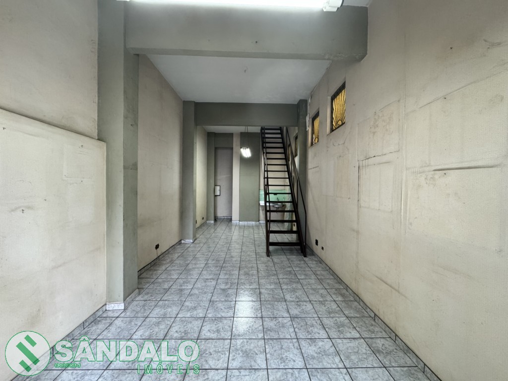 Sala Comercial para locacao no Zona 01 em Maringa com 32,69m² por R$ 4.400,00