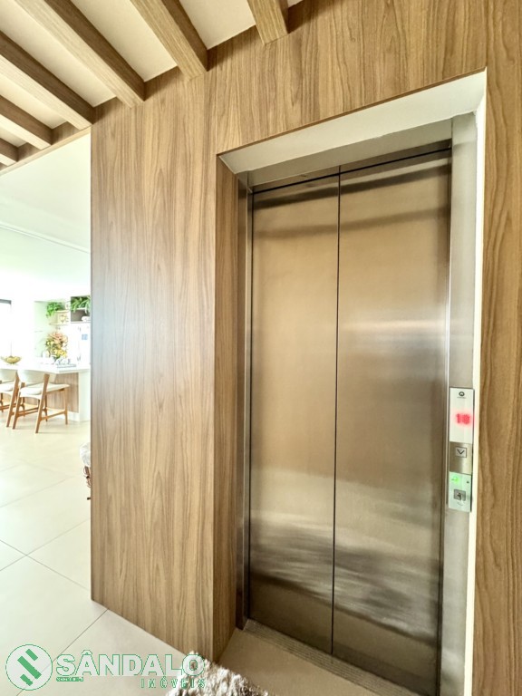 Apartamento para venda no Zona 03 em Maringa com 229m² por R$ 1.985.000,00