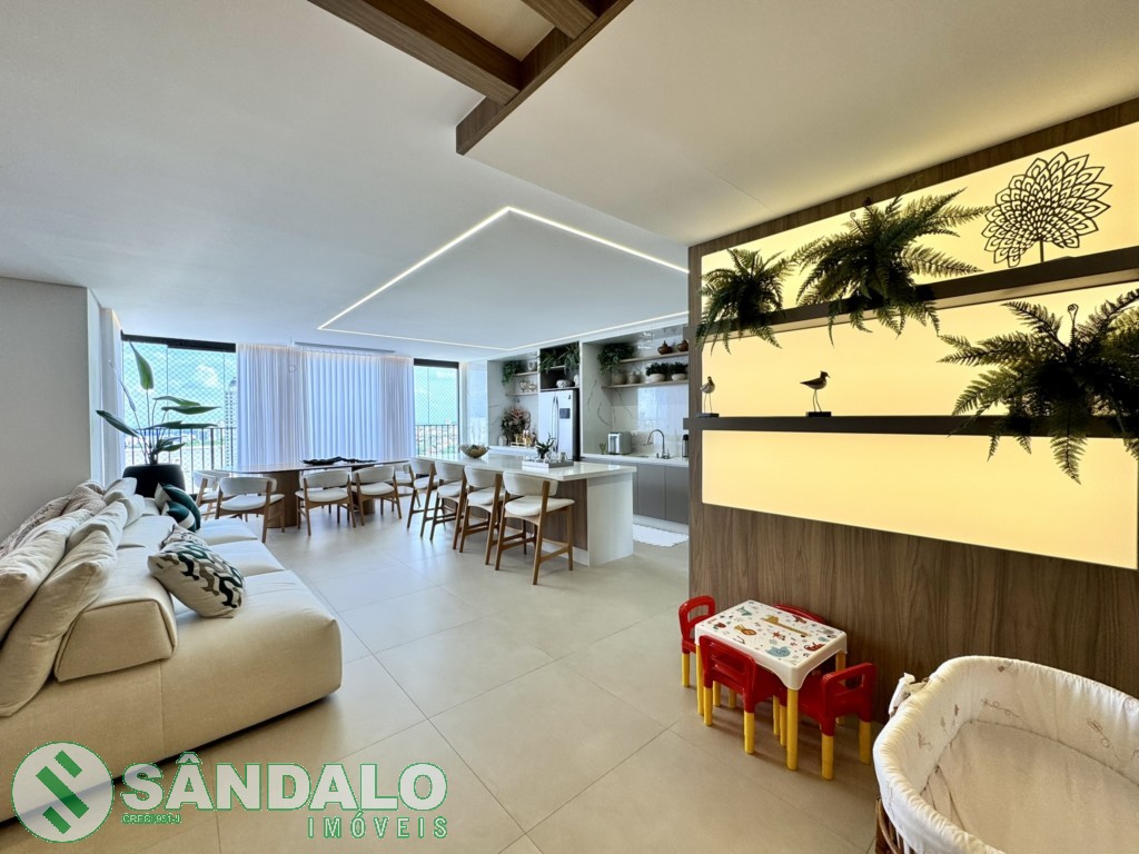 Apartamento para venda no Zona 03 em Maringa com 229m² por R$ 1.985.000,00