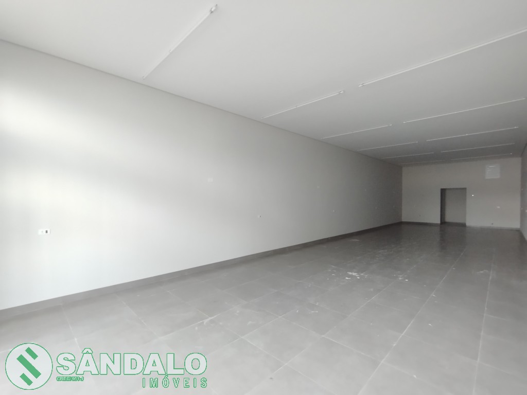 Salão Comercial para locacao no Jardim Gralha Azul em Sarandi com 156m² por R$ 2.970,00
