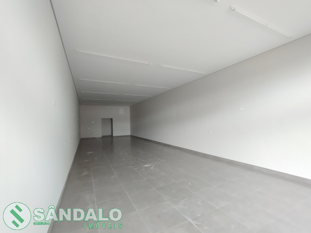 Salão Comercial para locacao no Jardim Gralha Azul em Sarandi com 156m² por R$ 2.970,00