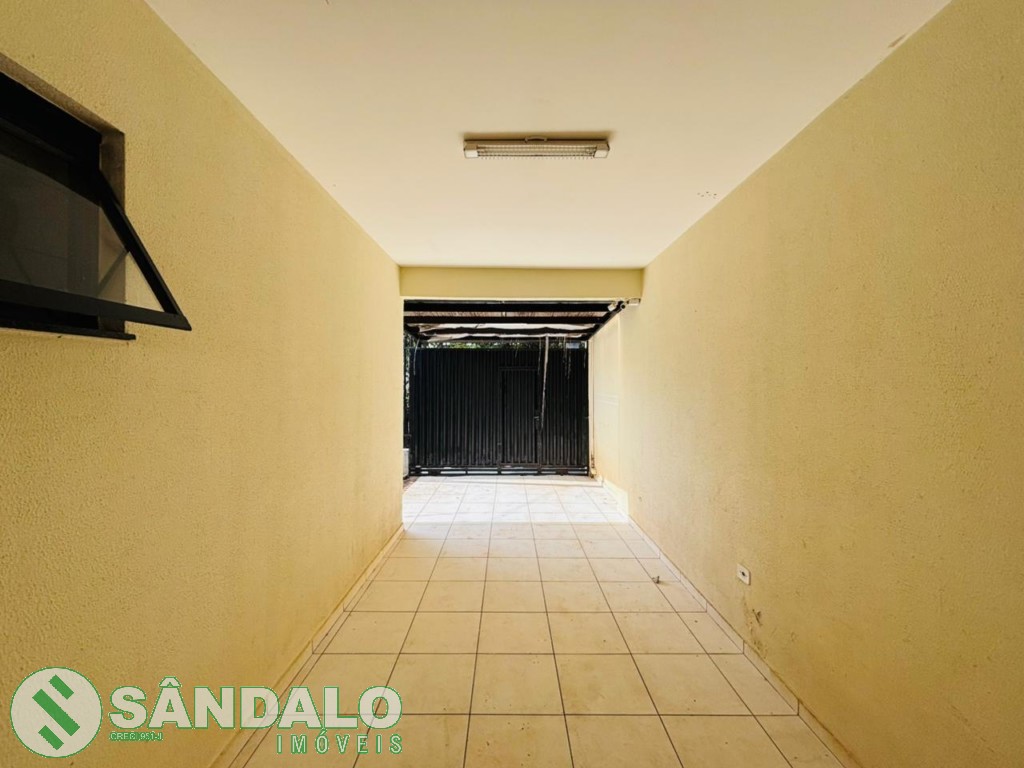 Casa para locacao no Jardim Ipanema em Maringa com 156m² por R$ 1.980,00