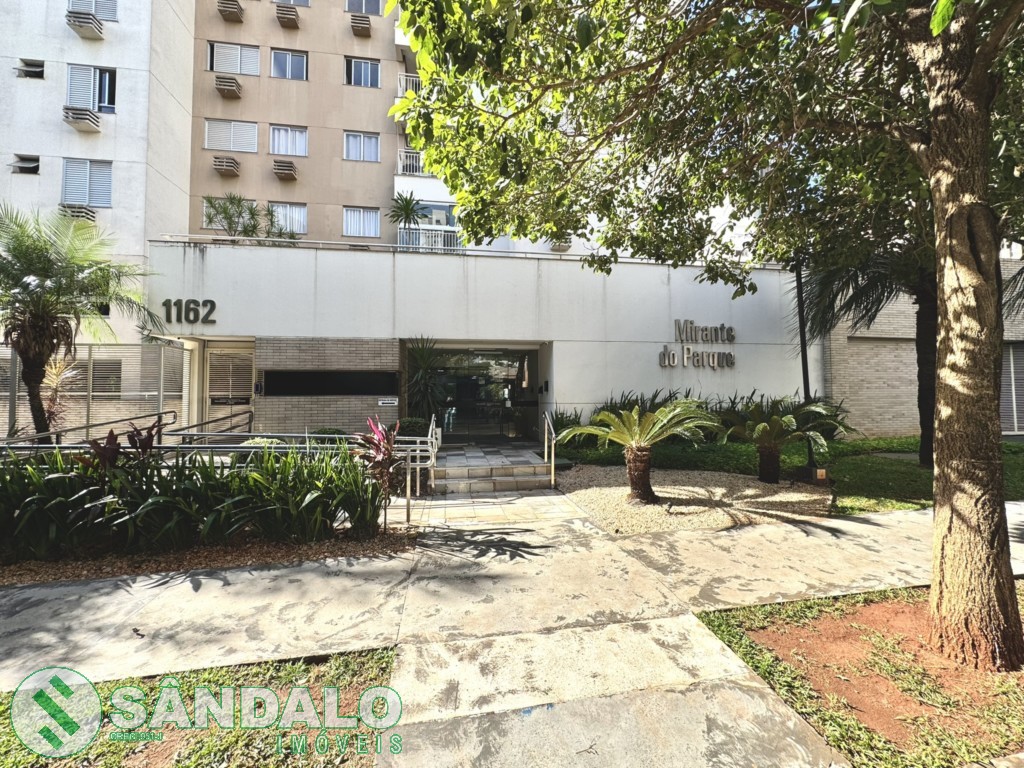 Apartamento para locacao no Zona 03 em Maringa com 136m² por R$ 4.400,00