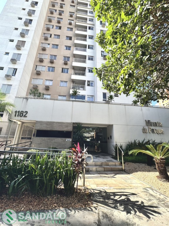 Apartamento para locacao no Zona 03 em Maringa com 136m² por R$ 4.400,00