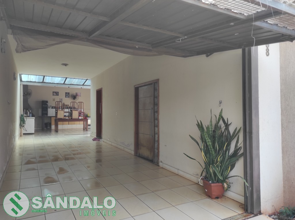 Casa para venda no Conjunto Joao de Barro Cidade Canca em Maringa com 241,49m² por R$ 485.000,00