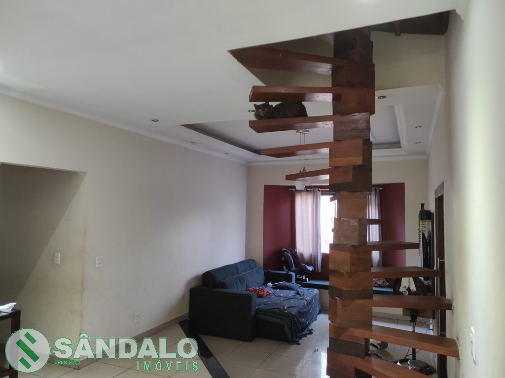 Casa para venda no Conjunto Joao de Barro Cidade Canca em Maringa com 241,49m² por R$ 485.000,00