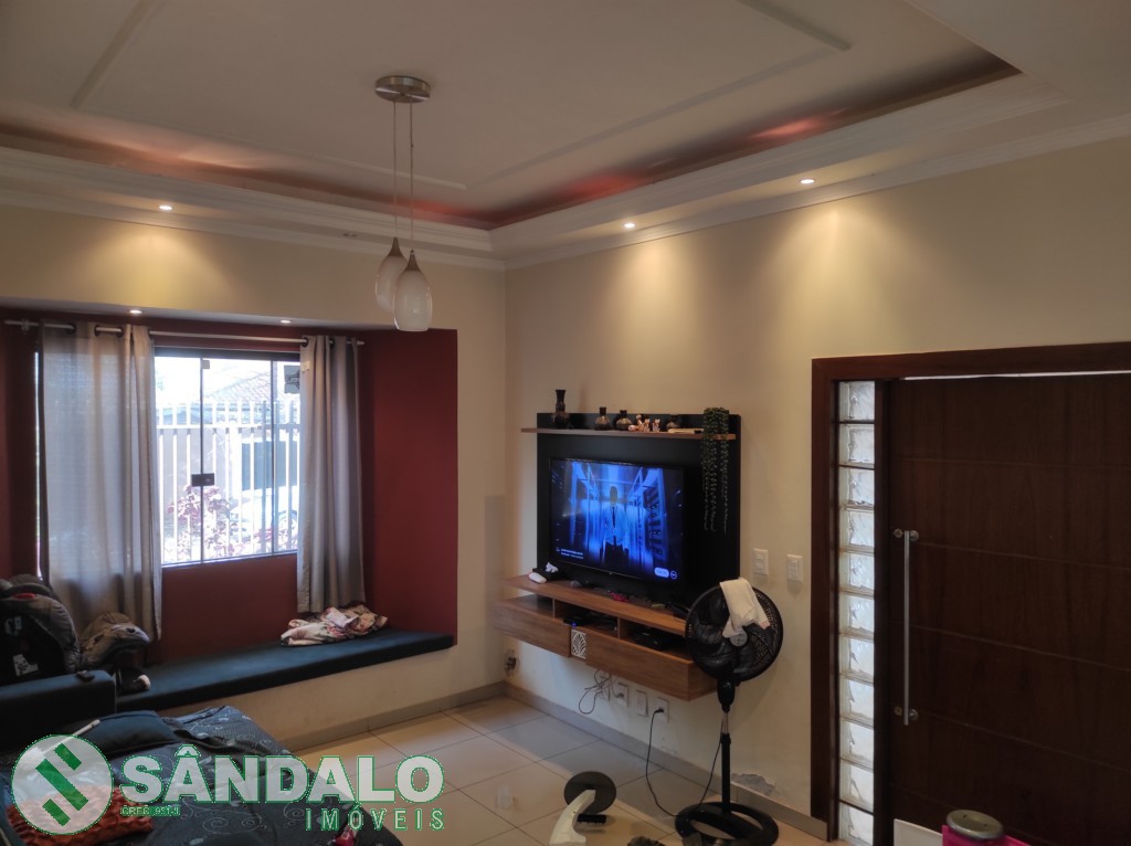 Casa para venda no Conjunto Joao de Barro Cidade Canca em Maringa com 241,49m² por R$ 485.000,00