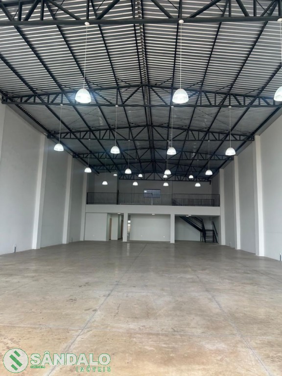 Barracão para locacao no Zona 07 em Maringa com 550m² por R$ 14.850,00