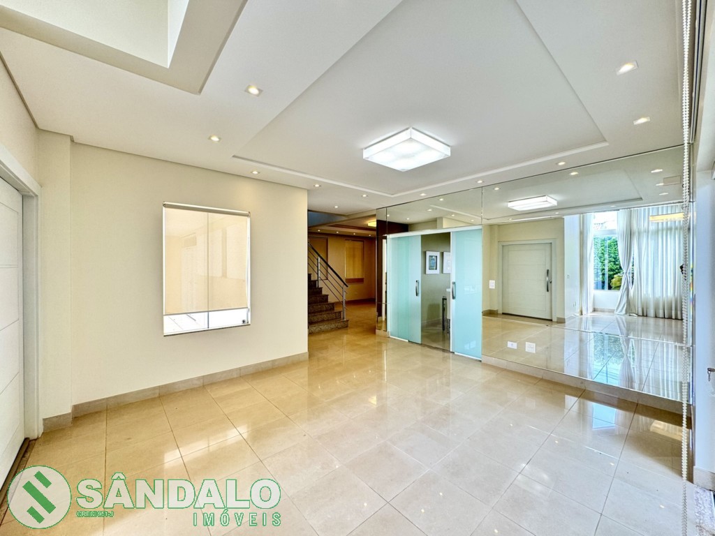 Casa para locacao no Zona 08 em Maringa com 548m² por R$ 18.700,00