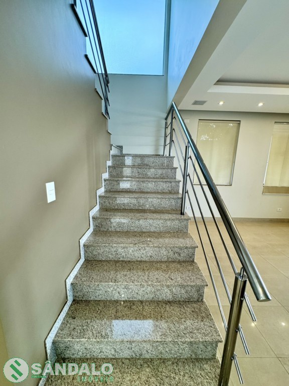 Casa para locacao no Zona 08 em Maringa com 548m² por R$ 18.700,00