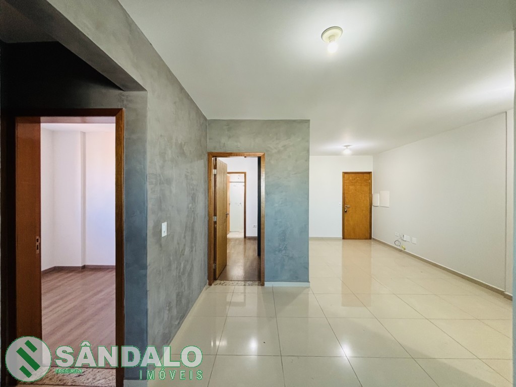 Apartamento para locacao no Jardim Dourados em Maringa com 153,73m² por R$ 2.860,00