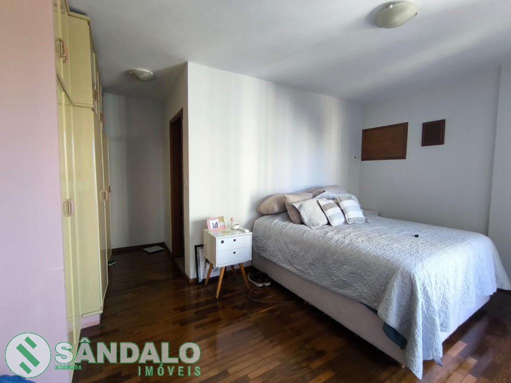 Apartamento para venda no Zona 01 em Maringa com 302,46m² por R$ 850.000,00