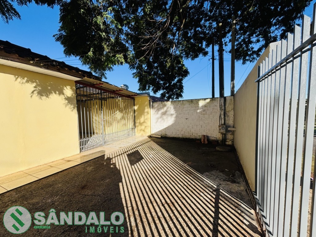 Casa para locacao no Conjunto Habitacional Requiao em Maringa com 300m² por R$ 1.650,00