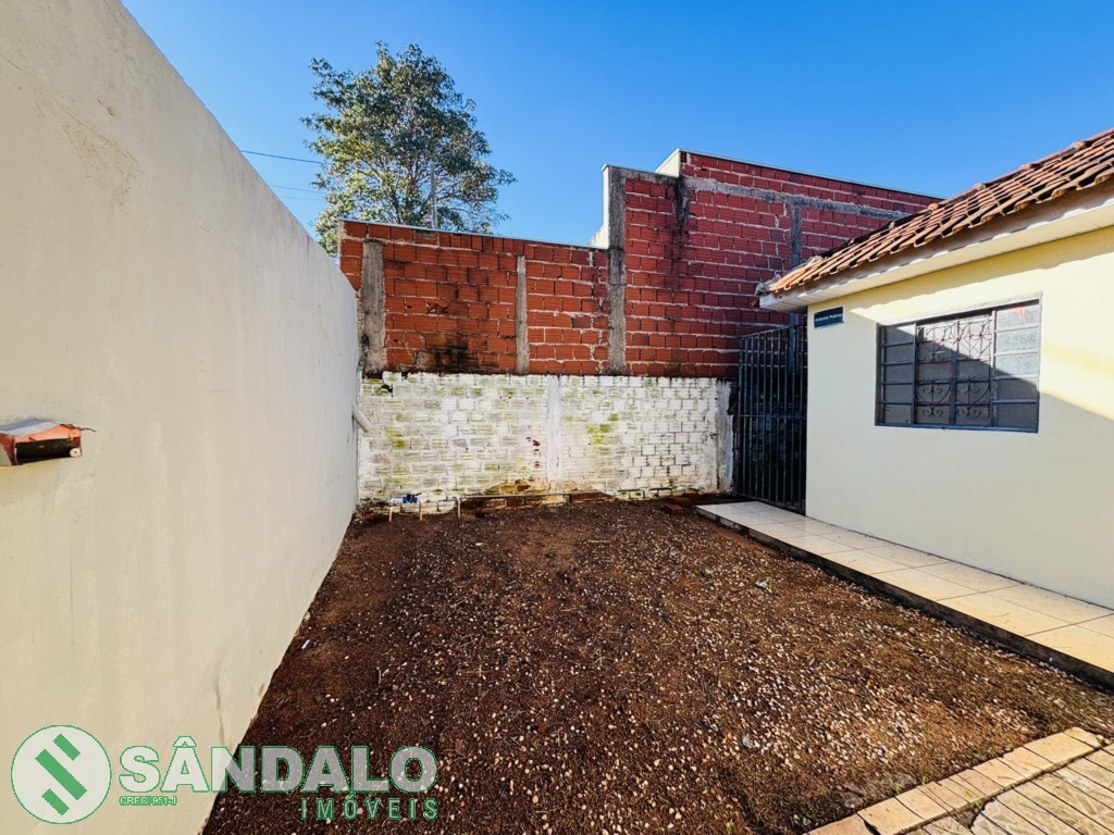 Casa para locacao no Conjunto Habitacional Requiao em Maringa com 300m² por R$ 1.650,00