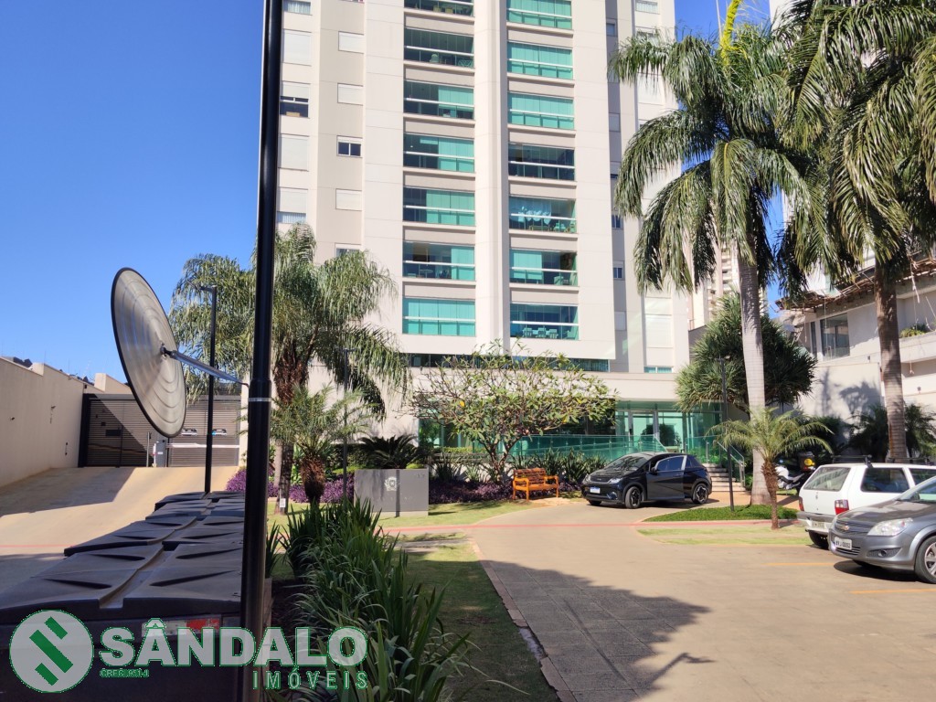 Apartamento para venda no Zona 08 em Maringa com 237,33m² por R$ 1.350.000,00