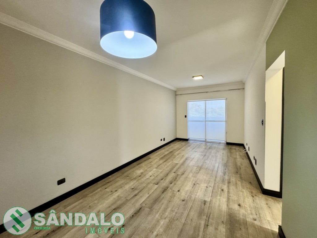 Apartamento para locacao no Zona 07 em Maringa com 131,15m² por R$ 2.090,00