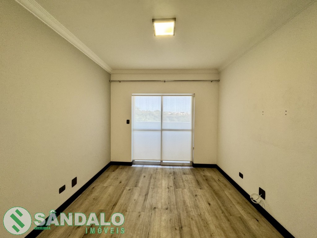 Apartamento para locacao no Zona 07 em Maringa com 131,15m² por R$ 2.090,00