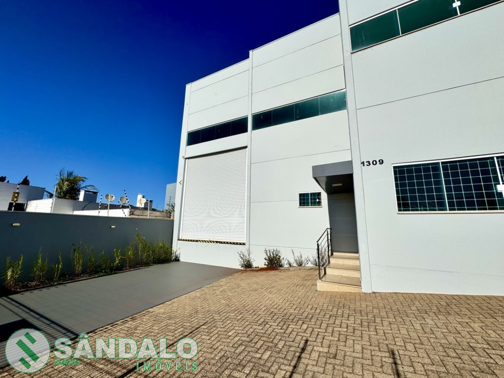 Barracão para locacao no Jardim Aurora em Maringa com 1.000m² por R$ 16.500,00
