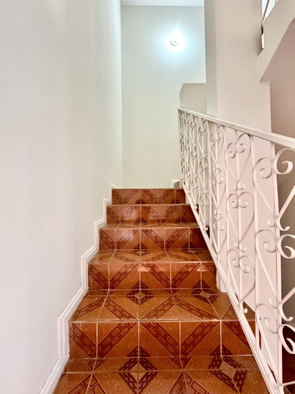 Sobrado para locacao no Jardim Imperial II em Maringa com 162,5m² por R$ 2.750,00