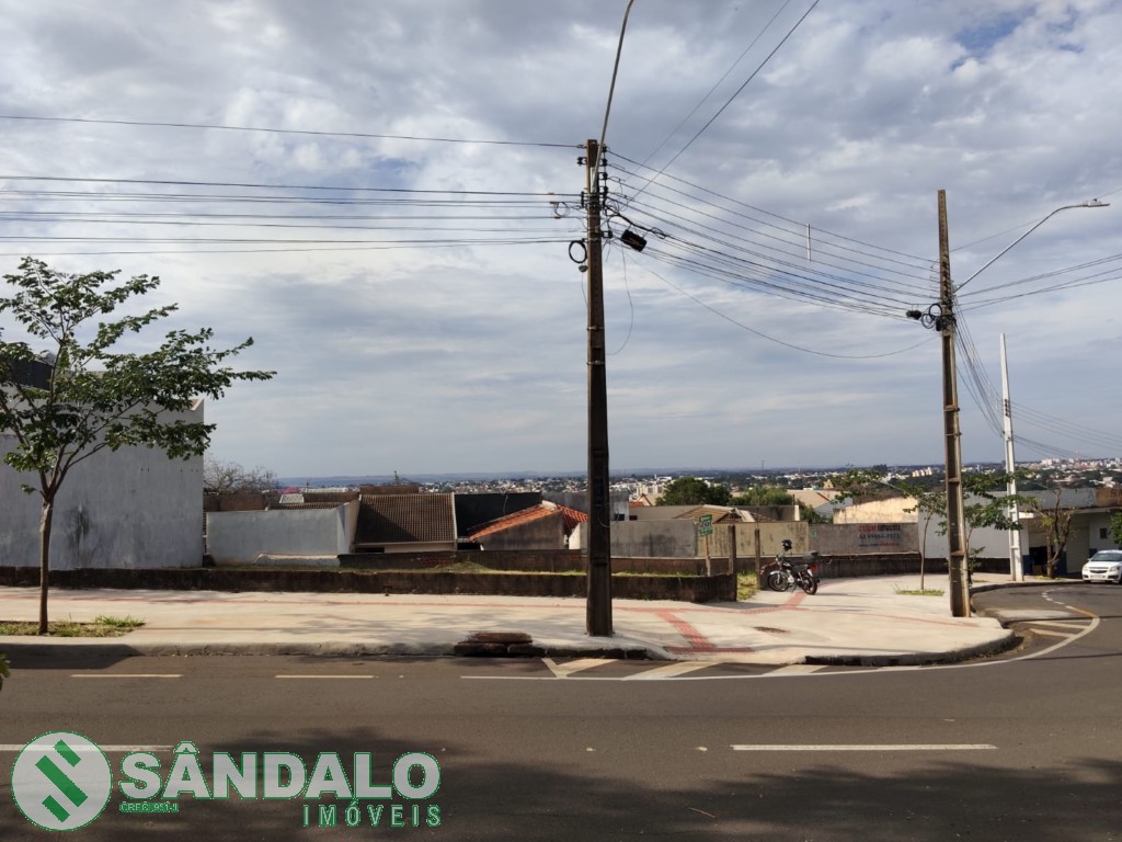 Terreno para venda no Jardim Olimpico em Maringa com 361,88m² por R$ 362.000,00