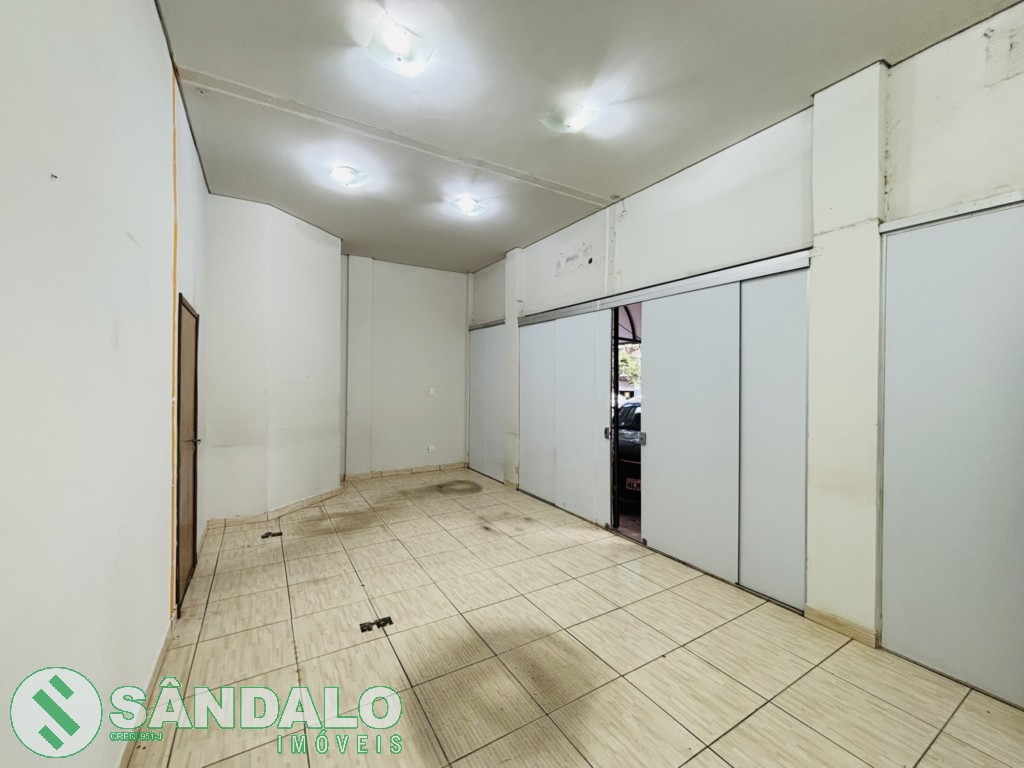 Barracão para locacao no Zona 03 em Maringa com 206m² por R$ 6.490,00