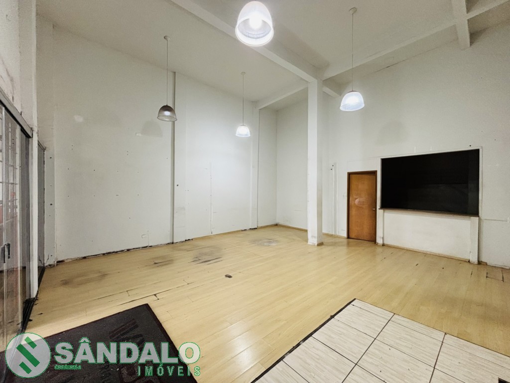 Barracão para locacao no Zona 03 em Maringa com 206m² por R$ 6.490,00