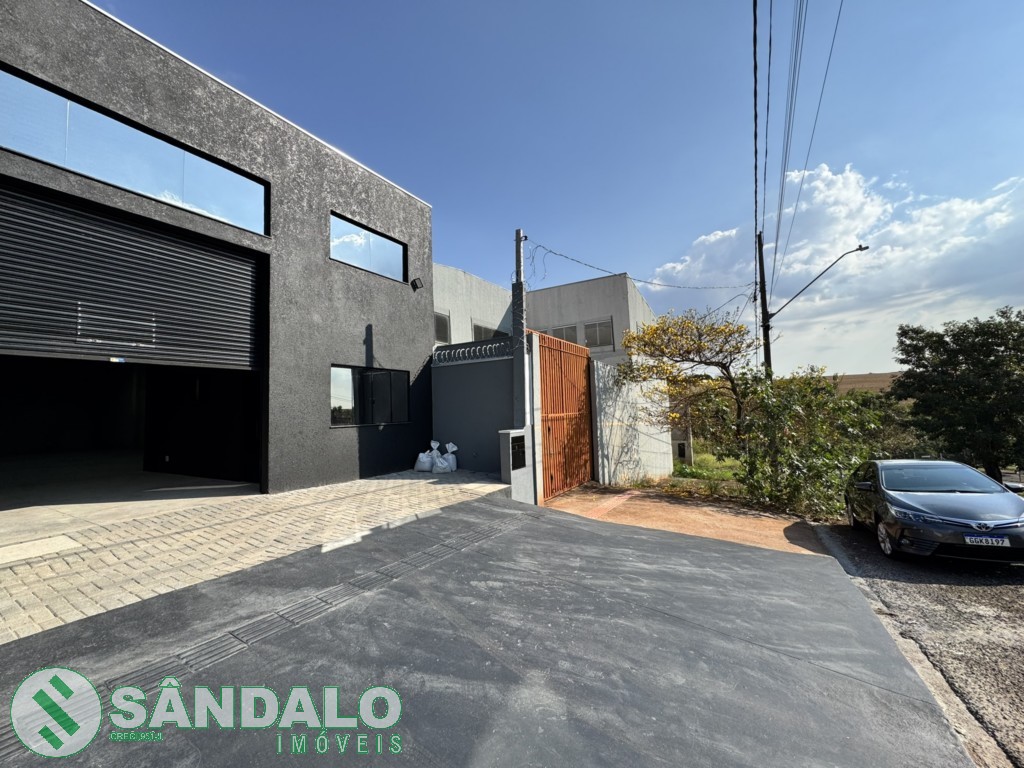 Barracão para locacao no Jardim Oriental em Maringa com 200m² por R$ 4.180,00