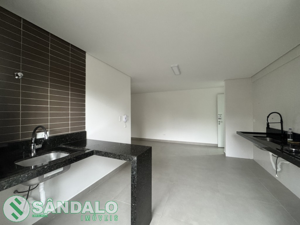 Apartamento para locacao no Zona 07 em Maringa com 0m² por R$ 3.520,00
