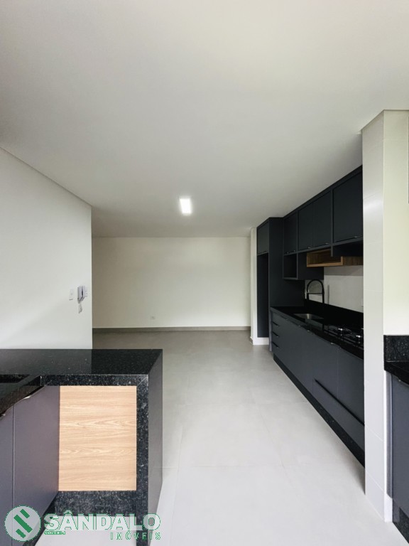 Apartamento para locacao no Zona 07 em Maringa com 0m² por R$ 3.520,00