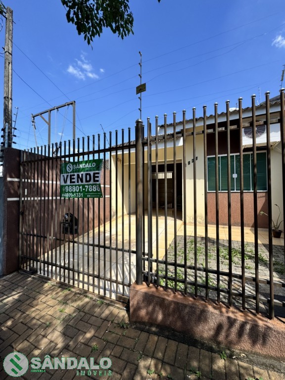Casa para venda no Jardim Monte Rei em Maringa com 150m² por R$ 350.000,00