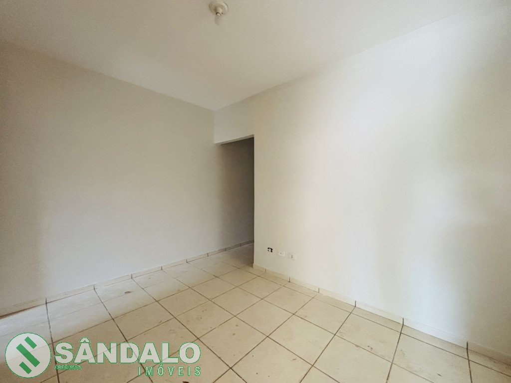 Casa para locacao no Jardim Diamante em Maringa com 162m² por R$ 2.090,00
