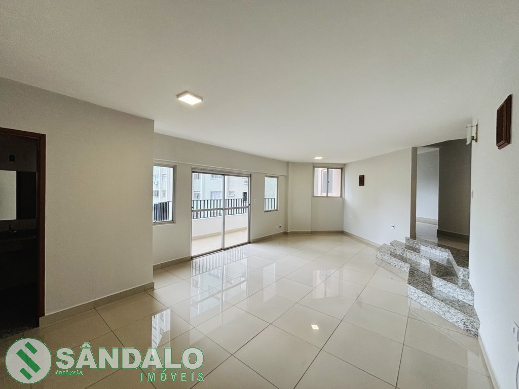 Apartamento para locacao no Zona 01 em Maringa com 304,14m² por R$ 4.400,00