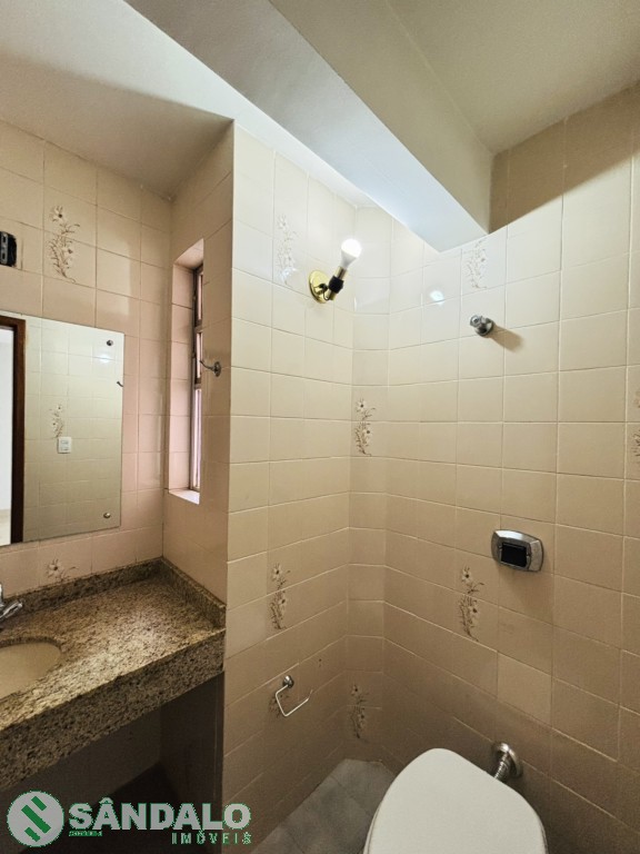 Apartamento para locacao no Zona 01 em Maringa com 304,14m² por R$ 4.400,00