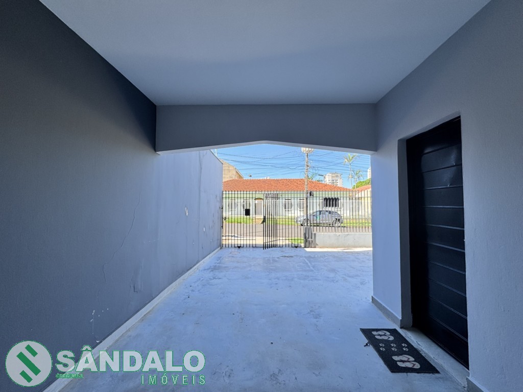 Sobrado para locacao no Zona 08 em Maringa com 0m² por R$ 2.750,00